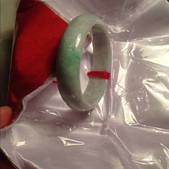 🌹This lucky bangle is real jade, 🌹
